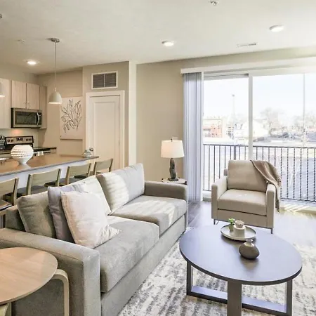Landing At The Brady - 2 Bedrooms In Home Park